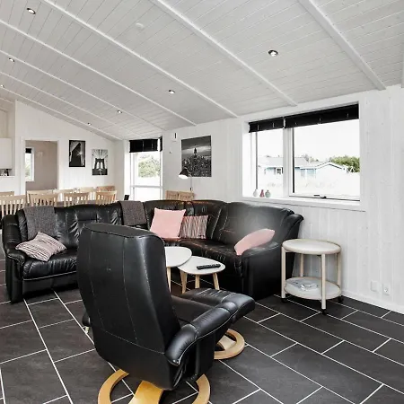 Cozy Holiday In With Sea Nearby *